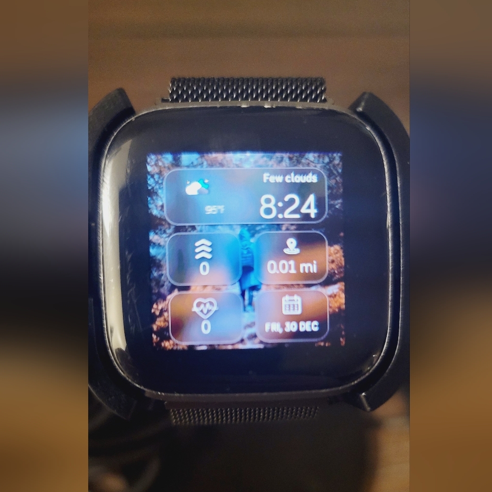 Fitbit VERSA 2 Smartwatch with Charging Stand - Picture 2 of 3